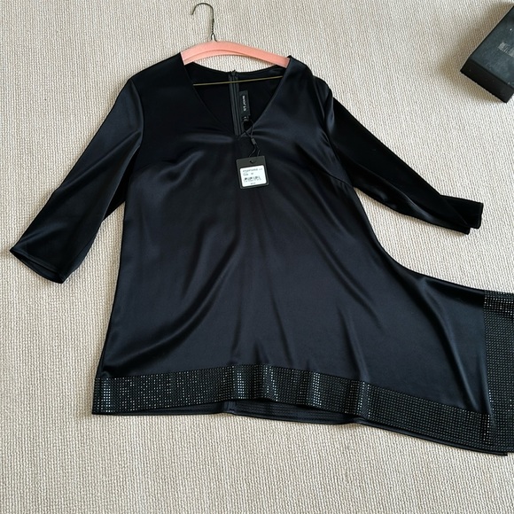 Long too.   Shiny black. Based at bottom.  Fall to the side. - Picture 1 of 5